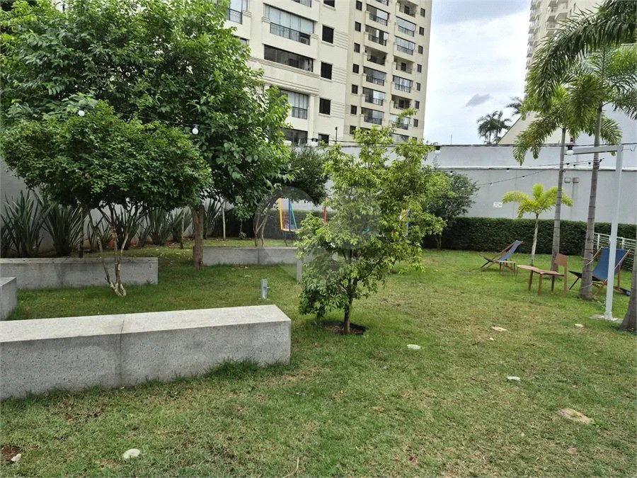 Oportunidade na Vila Leopoldina!! Apartamento com dois dormitórios, sendo uma suíte, dois banheiros, e com duas vagas.