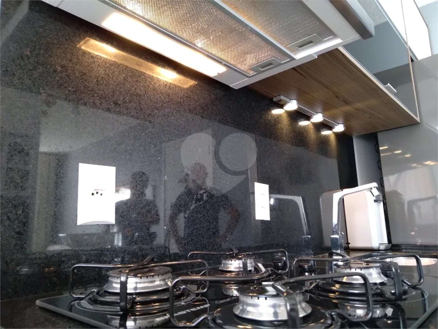 Apartamento à venda com 2 quartos no condomínio Pitangueiras, Hortolândia - SP