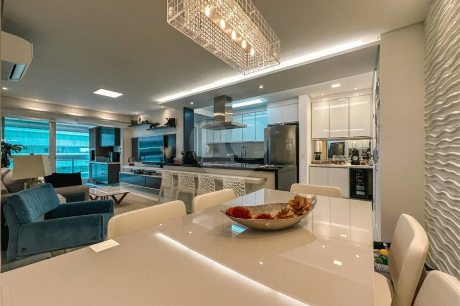 Apartamento à venda com 3 quartos, sendo 2 suítes,  em Riviera de São Lourenço, Bertioga, SP
