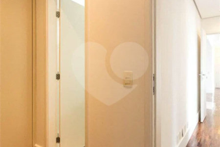Apartamento à venda com 3 quartos, sendo 1 suíte, em Brooklin, São Paulo, SP