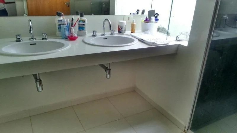Casa no Butantâ com jardim e piscina