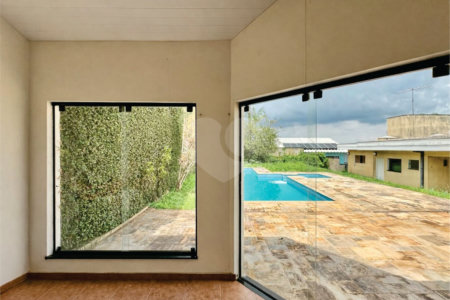 Casa á venda – Granja Viana