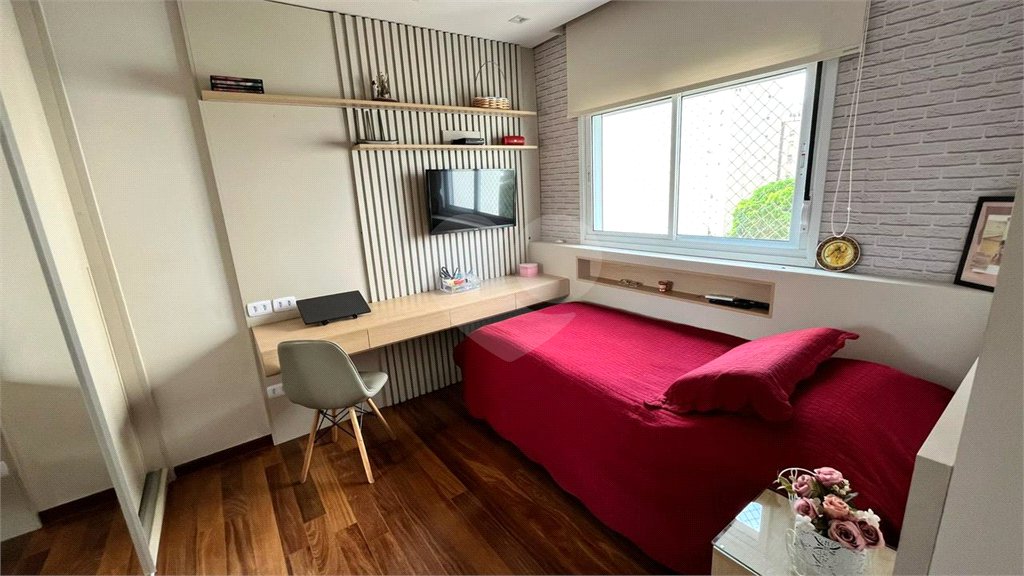 Apartamento de 176 m2 com 4 dormitórios sendo 3 suítes com 3 vagsa Condomínio Dolce Vita Avenida Lacerda Franco ,Cambuci -São Paulo