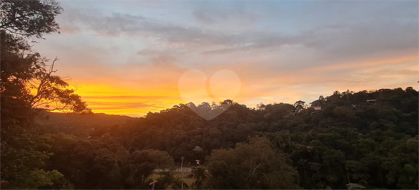 Casa à venda com 3 suítes no condomínio Alpes da Cantareira, Mairiporã - SP