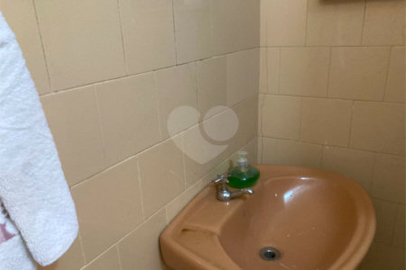Vende-se excelente casa próxima ao Centro