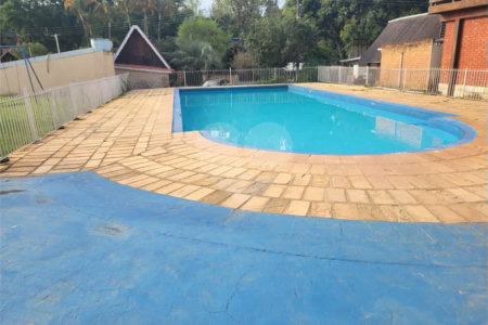 Chalé à venda em Atibaia 140m²– Condomínio fechado com lazer completo