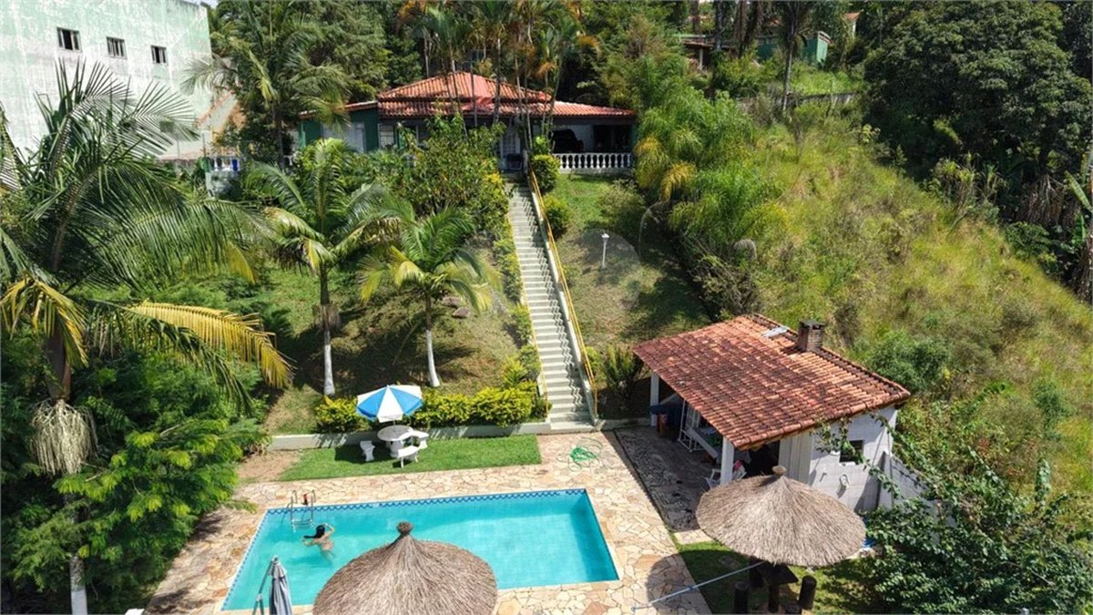 Chácara com Vista para a Represa de Igaratá + Piscina e Área Gourmet