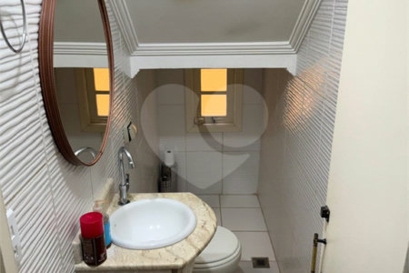 Sobrado à venda com 3 quartos, sendo 1 suíte,  em Parque dos Sabiás, Louveira, SP