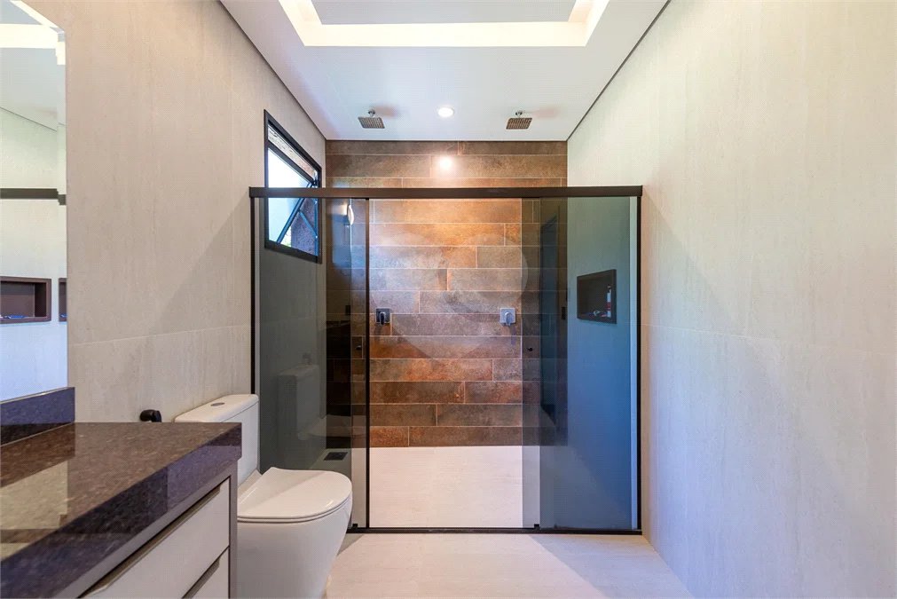 Casa à venda com 4 suítes no condomínio Vale da Santa Fé, Vinhedo - SP