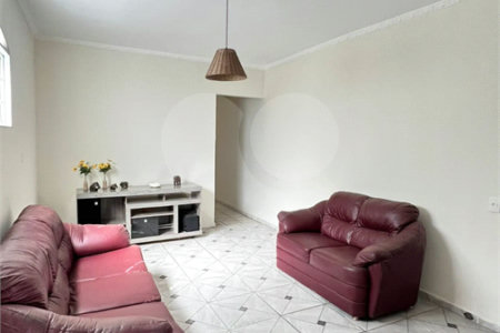 Casa à Venda no Santa Felicia, São Carlos | 2 Dormitórios | Pronta para Morar com Total Conforto