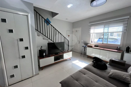 Casa à venda com 2 quartos, sendo 1 suíte, no condomínio Cond Villa D'este, São Paulo - SP