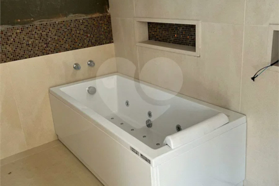Residencial Tremembe Casa Linda - 255 mts - 04 dormit sendo 02 suites , 5 wcs - 04 vagas