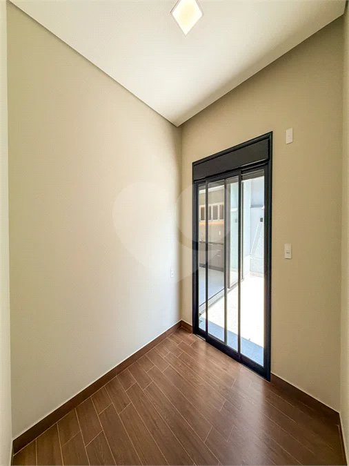 Casa Térrea Evidências - Indaiatuba/SP - R$ 1.950.000,00 - Área Total 307,33 m² - Área Construída 201,90 m² - TÉRREA - 03 suítes sendo a master com closet; Escritório; Lavabo; Cozinha com cooktop, forno, micro-ondas e coifa; Móveis planejados na hall de entrada, sala, escritório, cozinha, gourmet, s