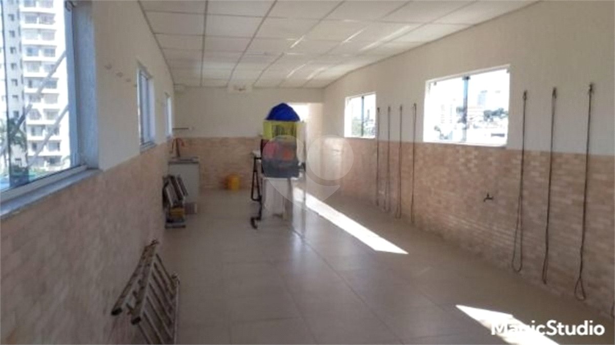 Casa com 400m², 2 dormitórios, 2 vagas de garagem, à venda na Vila Matilde.