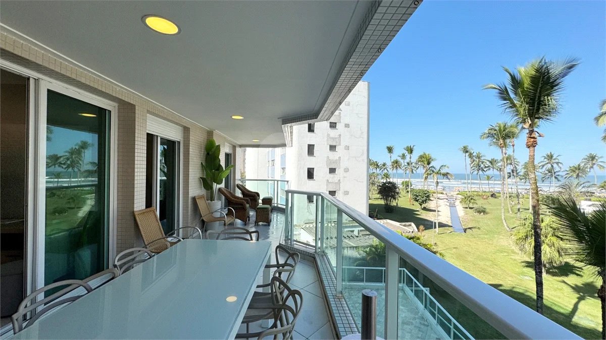 Apartamento à venda com 4 quartos, sendo 2 suítes, em Riviera de São Lourenço, Bertioga, SP