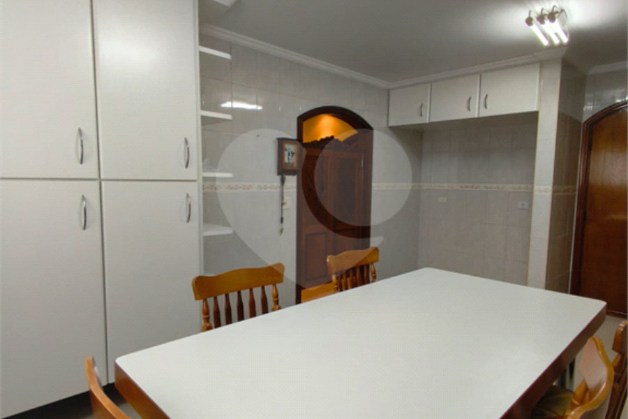 Excelente Sobrado à venda com 281m2 de área construída