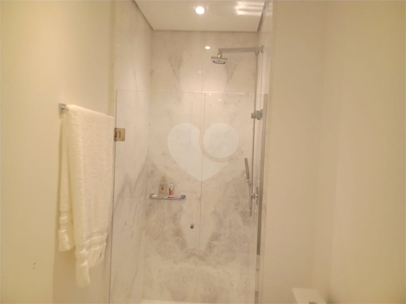 Apartamento 66 m ², com 1 dorm, 2 vagas de garagem no Jd Europa.