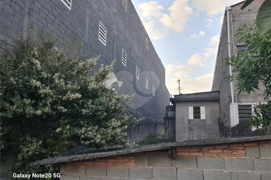 Terreno à Venda – Localização Privilegiada e Potencial para Construção de Galpão na Rua Fazenda Monte Alegre- Jaraguá, São Paulo