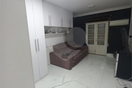 Apartamento à venda no bairro Bela Vista.