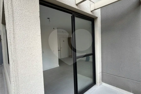 Apartamento aconchegante com terraço e sacada
