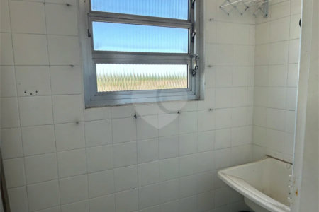 Onde o sossego encontra a praticidade: Seu novo refúgio no Planalto Paulista!Andar alto,vista privilegiada, 2 dormitorios,1 sala,cozinha e banheiro,SEM VAGA.