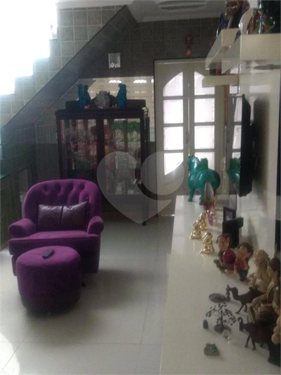 Linda Casa Sobrado a venda no Alto da Mooca com excelente acabamento, semi mobiliada com 2 suítes