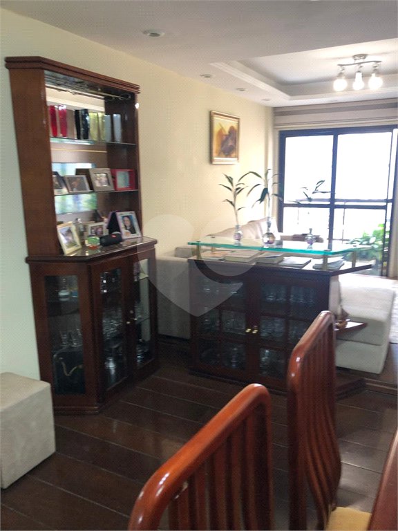 Apartamento com 3 dormitórios, Bairro Saúde,, Muito proximo do metro São Judas e da Igreja!