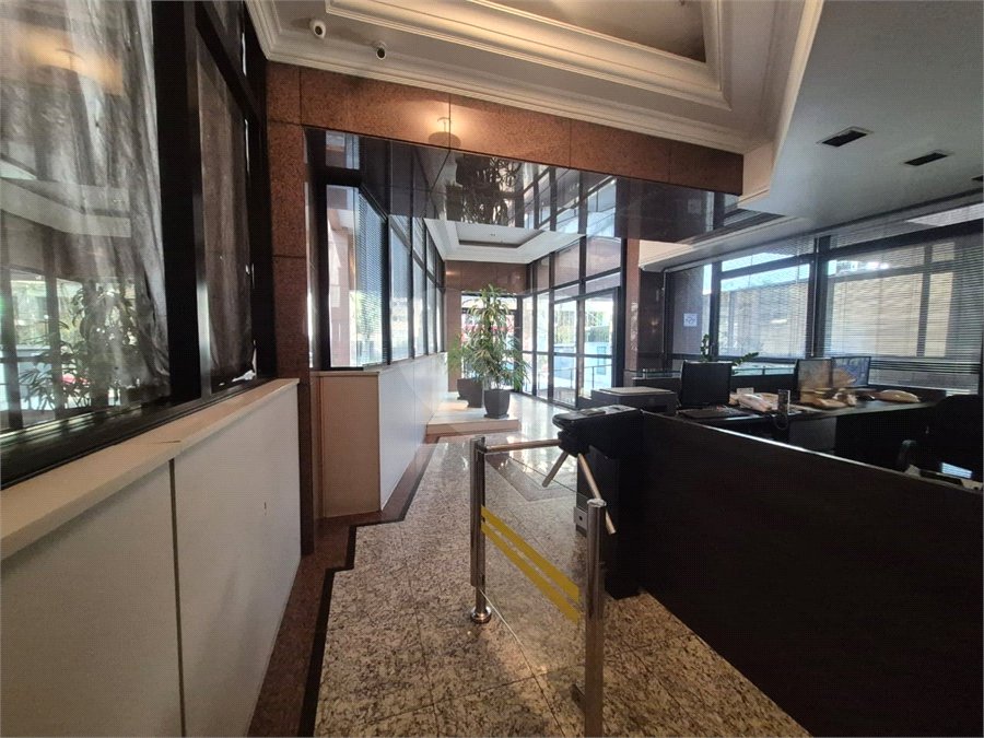 Conjunto comercial reformado na Cincinato Braga — 87 m², 2 vagas e a 1 quadra do Metrô Brigadeiro