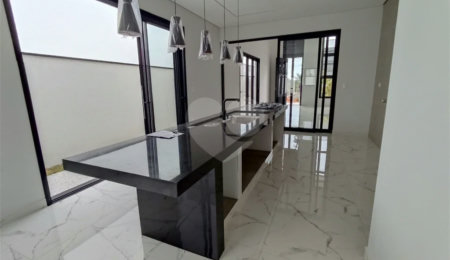 Casa à venda com 3 quartos, sendo 1 suíte,  no condomínio Residencial das Macaubeiras, São João da Boa Vista - SP