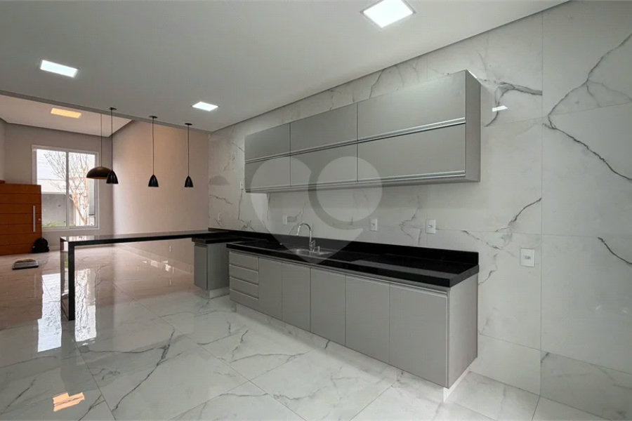 Casa à venda ou para alugar com 3 quartos, sendo 1 suíte,  no condomínio Residencial Mônaco, Piracicaba - SP