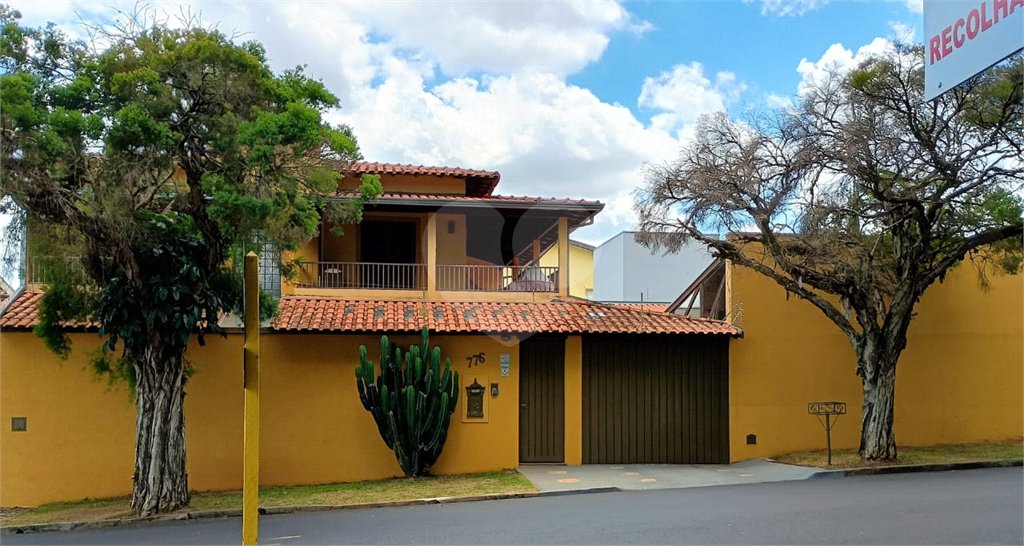 Sobrado com 3 quartos à venda com área gourmet completa e 5 vagas de garagem – Santa Marta - São Carlos/SP