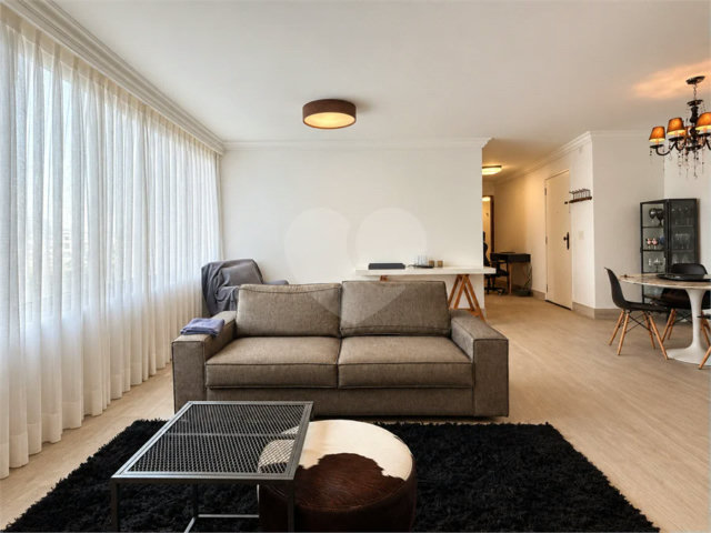 Apartamento à venda com 3 quartos, sendo 1 suíte,  em Higienópolis, São Paulo, SP