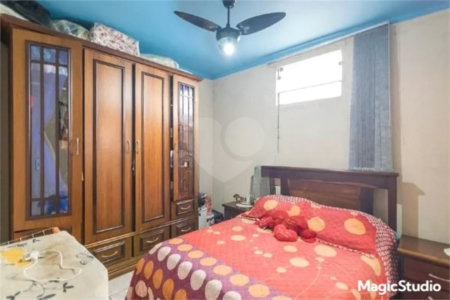 Casa com 275m², 3 quartos, 2 suítes, 8 garagens, à venda em Santo André
