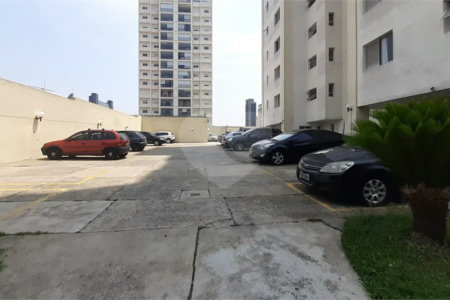 Apartamento de 1 quarto, no térreo, com garagem, para locação no Cambuci