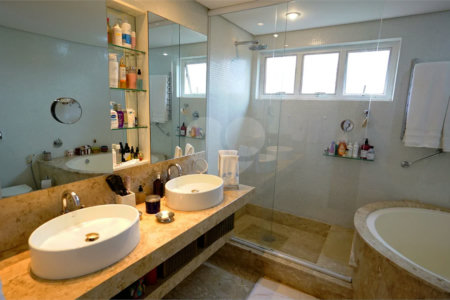 Apartamento à venda com 4 quartos, sendo 3 suítes, em Santo Amaro, São Paulo, SP