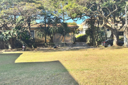 Terreno no Parque Sabará próximo a portaria