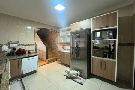 Casa com piscina disponivel para venda com 250m² - Jardim Paris / SP