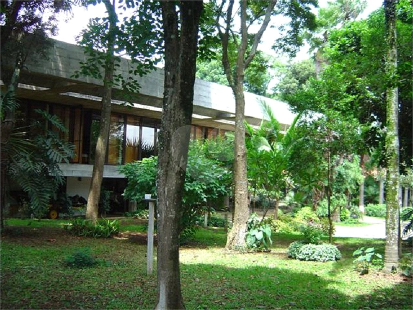 Casa Térrea à venda com 5 quartos, sendo 3 suítes, em Interlagos, São Paulo, SP