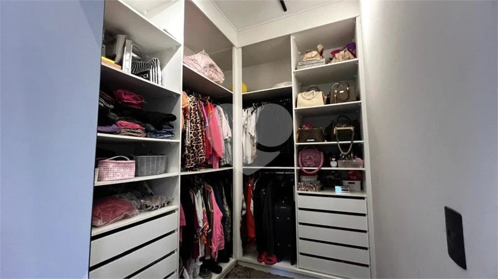 Casa térrea com 3 amplas suítes, á venda no Condomínio Morada do Engenho em Piracicaba/SP.