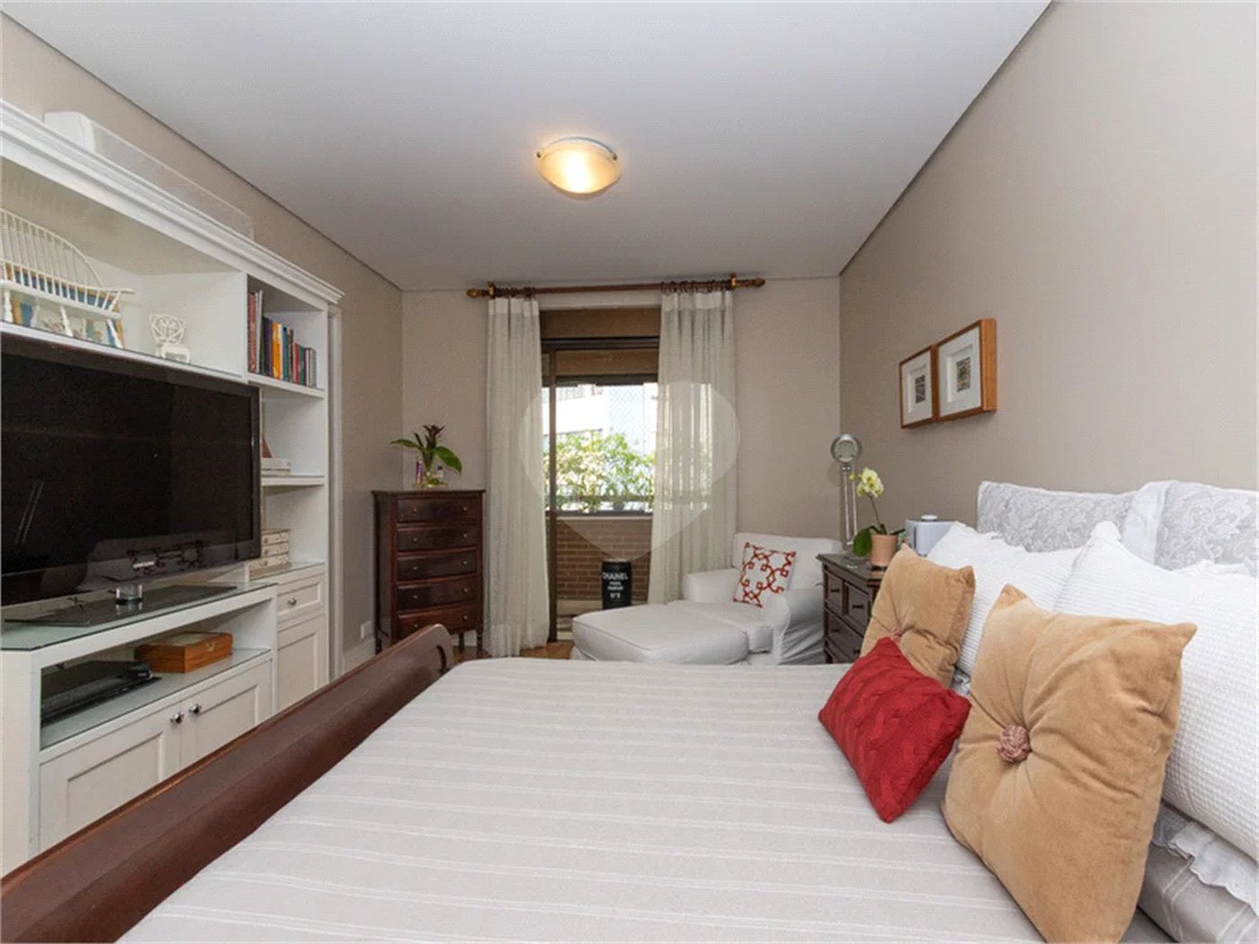 Apartamento de 233 m² à venda em Higienópolis com 4 dormitórios.