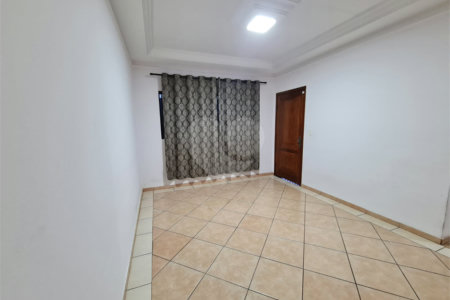 Casa sobrado para venda no Jardim das Torres