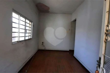 Casa térrea no Jardim São Carlos.
