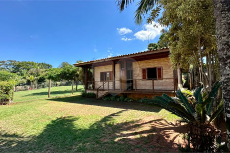Casa para venda no Condomínio Vivenda do Broa.