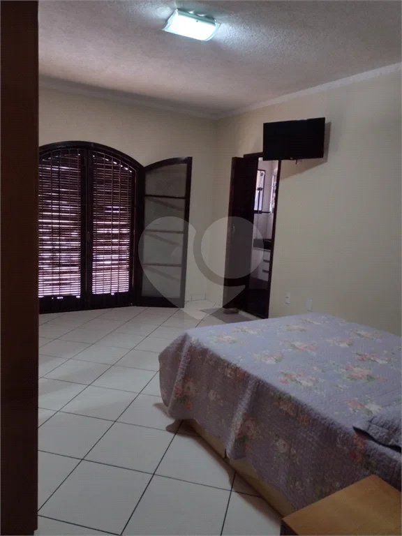 Casa com 180m² , 3 dormitórios , sendo 1 suíte , 2 vagas , à venda em Itaquera