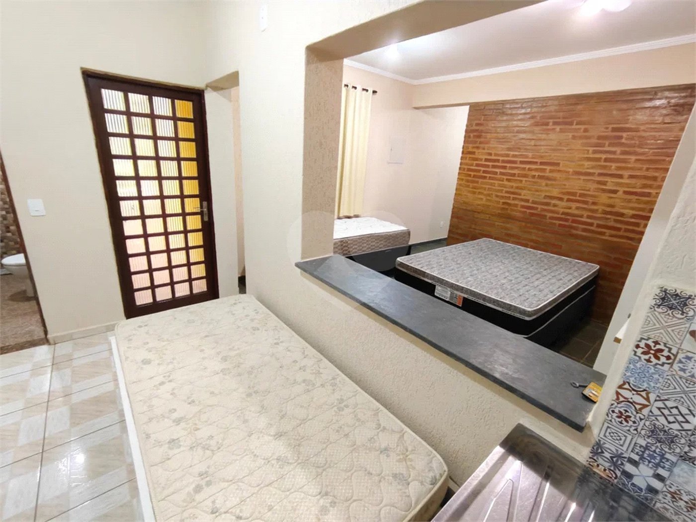 Casa à venda com 4 quartos, sendo 2 suítes,  em Country Residencial Felix, Bom Jesus dos Perdões, SP