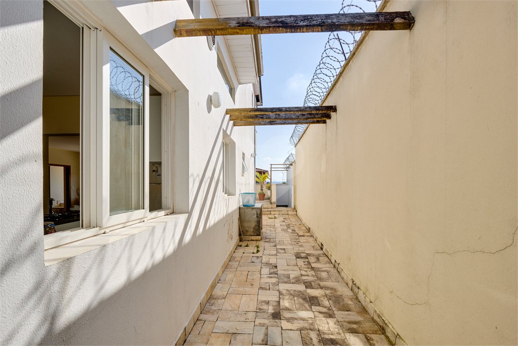 Casa à venda com 5 quartos, sendo 3 suítes, no condomínio Triplex, São Paulo - SP