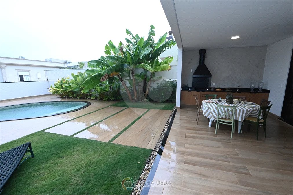 Indaiatuba - SP - Condomínio Helvetia Park - 490 m² Terreno - Sobrado com 307 m² de Área Construída - Escritório com móveis planejados - Sala de estar e jantar ampla e integradas - Cozinha planejada completa, com eletrodomésticos (cooktop, forno, coifa, geladeira, microondas) - Lavanderia