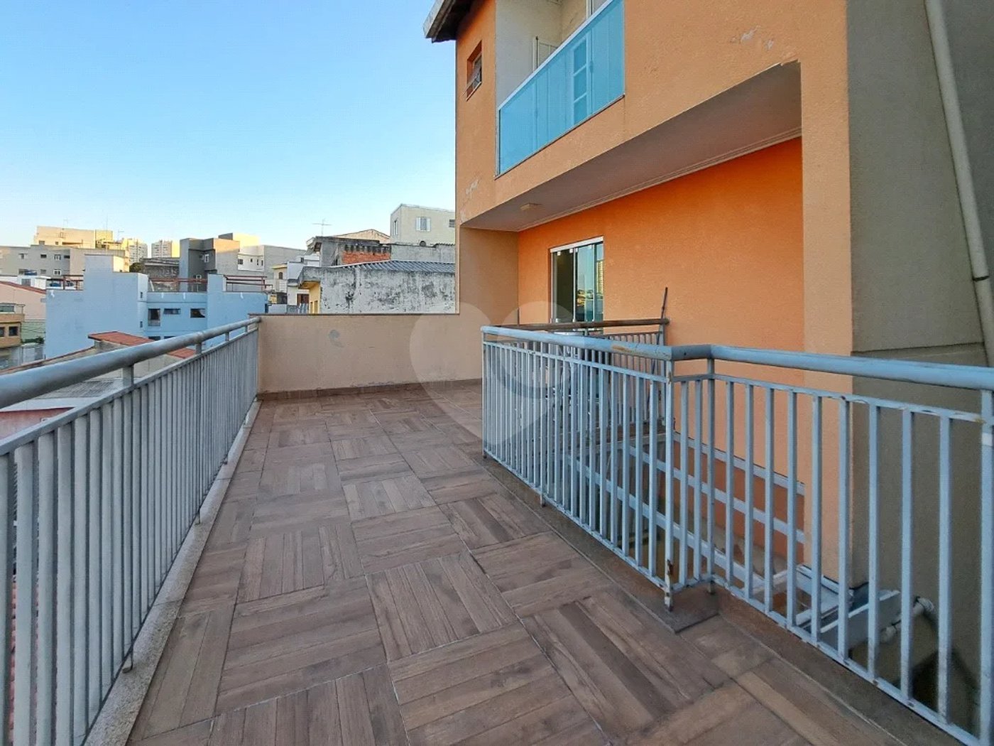 Sobrado com 425 m², 3 suítes e 4 vagas de garagem, à venda no bairro Santa Maria em São Caetano do Sul