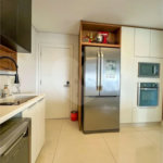 Apartamento de 106 m² no Auge Home Resort, porteira fechada, com 3 dormitórios, 1 suíte, varanda gourmet, 2 vagas, depósito e lazer completo.