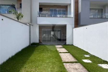 Casa duplex com 4 quartos, piscina e área gourmet, em condomínio com lazer completo e localização estratégica ao lado do Park Shopping.